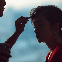 美女黄18岁以下禁看